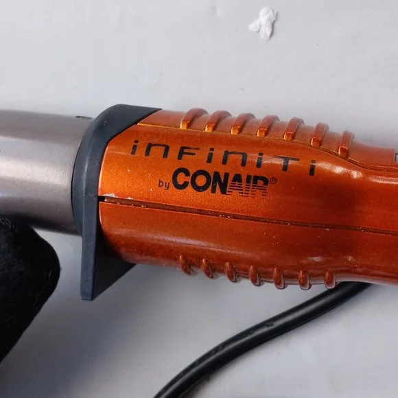 Conair Infiniti Curling Iron - Picture 2 of 7